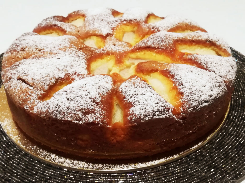 Torta soffice con pere (senza burro) della Monica