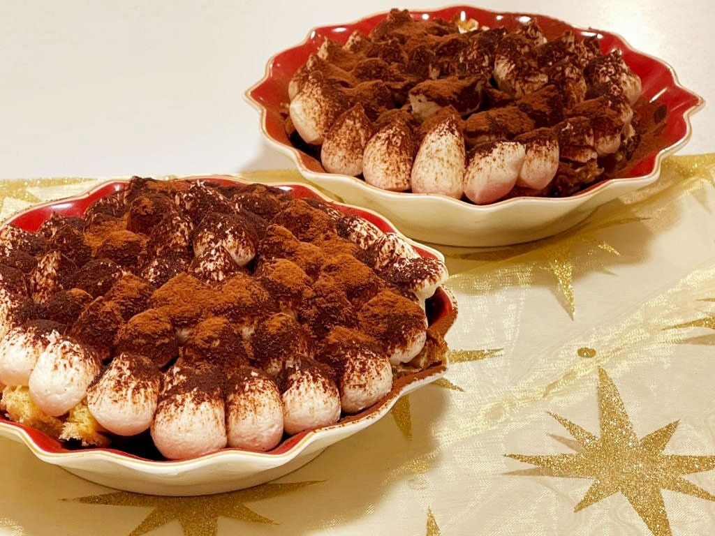 Coppette di tiramisù al panettone della Monica