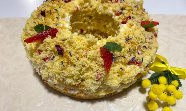 CIAMBELLA MIMOSA CON FRAGOLE DELLA MONICA